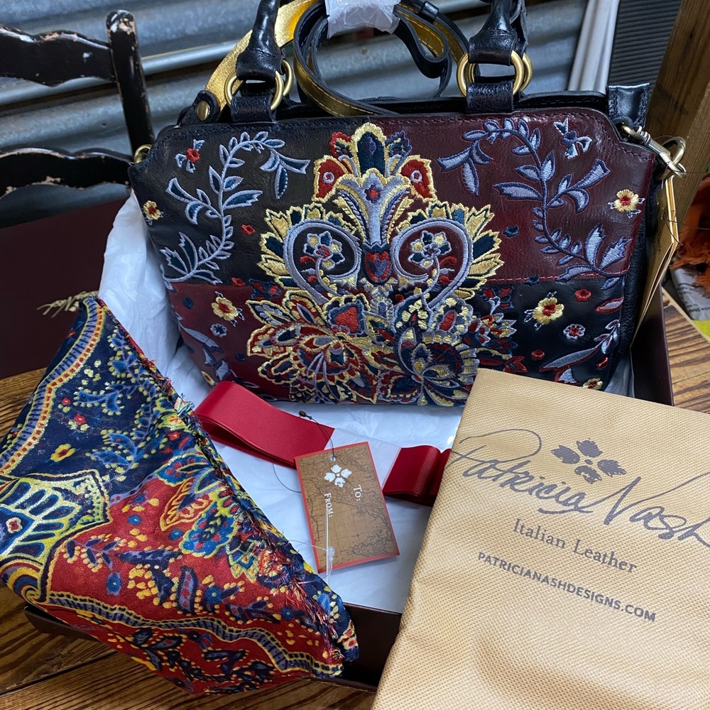 Patricia Nash Shoulder/Handbag - Pronvencal Escape Embroidery Collection - NWT